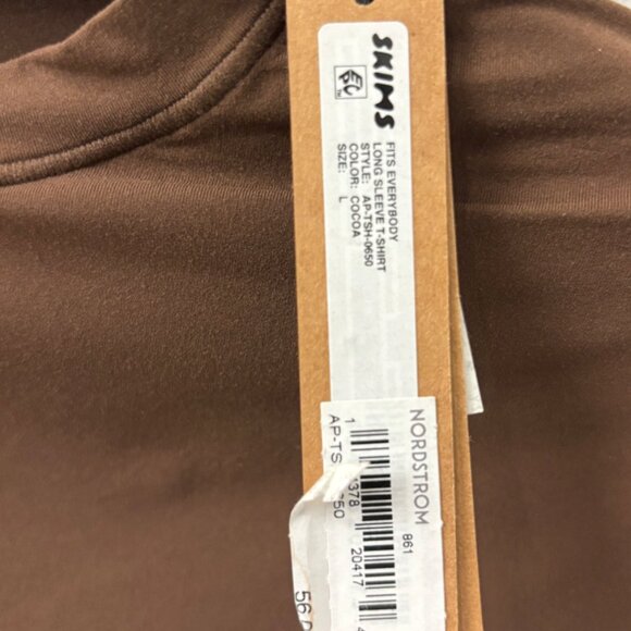 SKIMS Fits Everybody LONG SLEEVE T-SHIRT - Picture 5 of 5